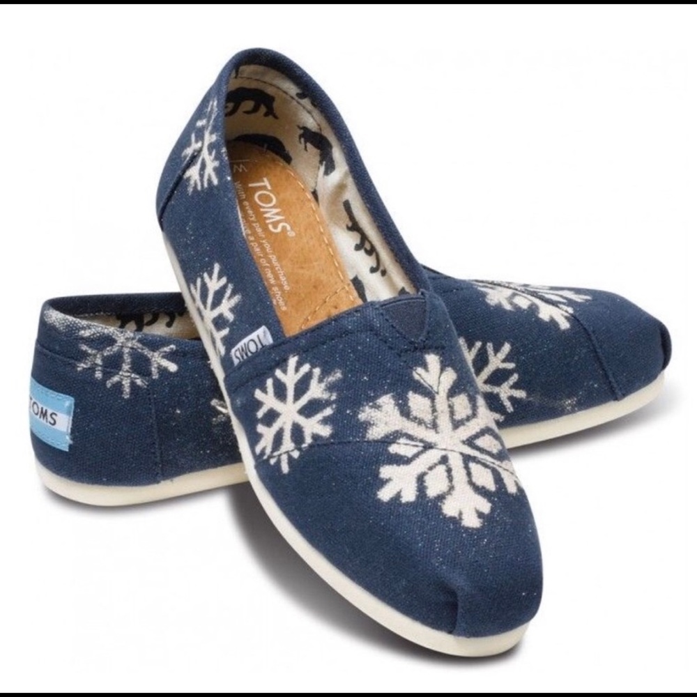 NWT Toms Classics Bleached Snowflake Navy Blue 6.5